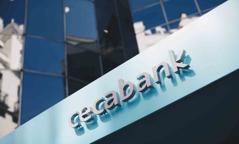 بنك Cecabank الإسباني يدخل عالم العملات المشفرة